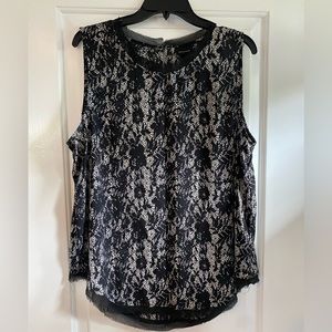 Black and White Sleeveless Blouse-XXL